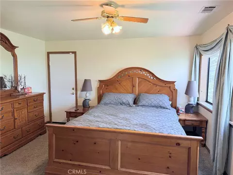 Bedroom - 1255 Aleutian, Lake Arrowhead, CA 92352 photo 2 of 5