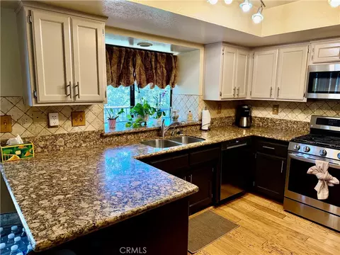 Kitchen - 1255 Aleutian, Lake Arrowhead, CA 92352 photo 2 of 2