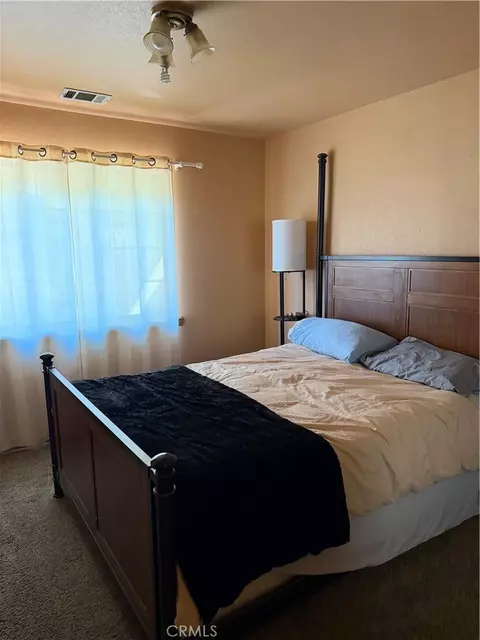 Bedroom - 1255 Aleutian, Lake Arrowhead, CA 92352 photo 4 of 5
