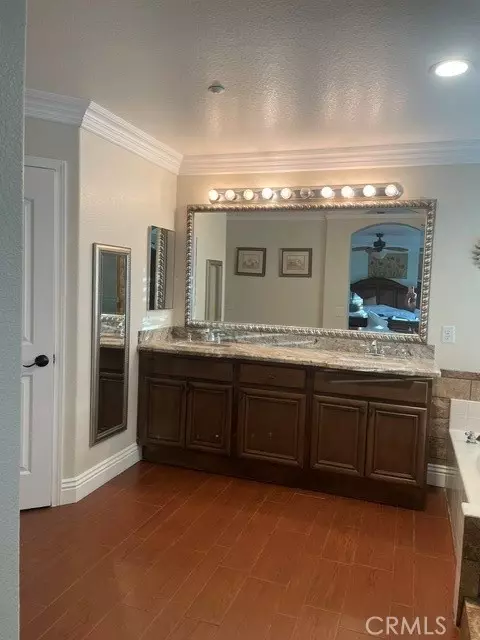 Bath - 6332 Pointe Ct, Fontana, CA 92336 photo 4 of 4
