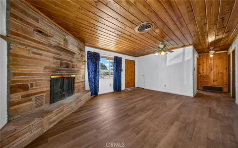Living - 21798 Standing Rock Ave, Apple Valley, CA 92307 photo 2 of 3