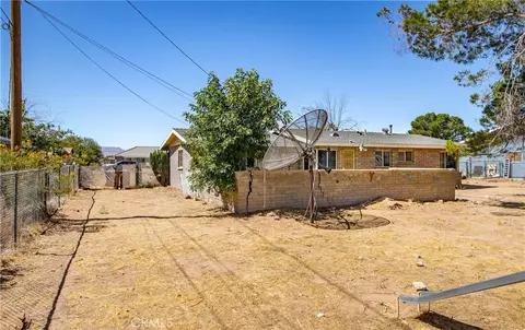 Exterior - 21798 Standing Rock Ave, Apple Valley, CA 92307 photo 6 of 9