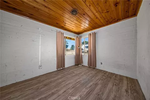 Bedroom - 21798 Standing Rock Ave, Apple Valley, CA 92307 photo 2 of 2