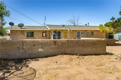 Exterior - 21798 Standing Rock Ave, Apple Valley, CA 92307 photo 5 of 9