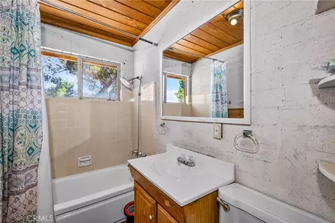 Bath - 21798 Standing Rock Ave, Apple Valley, CA 92307 photo 1 of 1