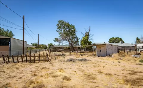 Exterior - 21798 Standing Rock Ave, Apple Valley, CA 92307 photo 7 of 9
