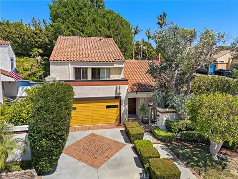 25962 Ernestine Ct, Laguna Hills, CA 92653