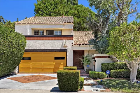 25962 Ernestine Ct, Laguna Hills, CA 92653