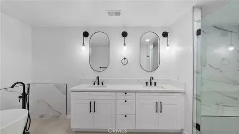 Bath - 1726 Kings, Vista, CA 92084 photo 5 of 8