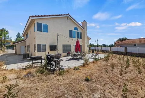 Exterior - 352 Leafwood Ct, Riverside, CA 92506 photo 5 of 9