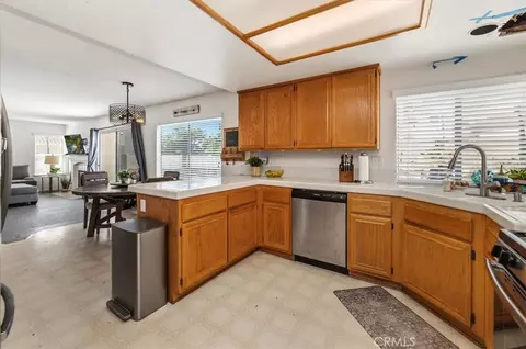 Kitchen - 352 Leafwood Ct, Riverside, CA 92506 photo 3 of 5