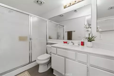 Bath - 352 Leafwood Ct, Riverside, CA 92506 photo 1 of 4
