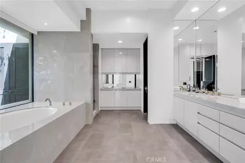 Bath - 2130 Old Quarry Rd, Riverside, CA 92506 photo 8 of 10