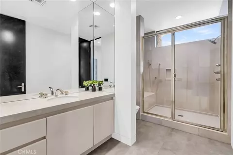 Bath - 2130 Old Quarry Rd, Riverside, CA 92506 photo 10 of 10