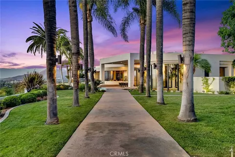Exterior - 2130 Old Quarry Rd, Riverside, CA 92506 photo 11 of 12