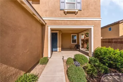 Exterior - 1518 Cobalt Ct, Beaumont, CA 92223 photo 4 of 7