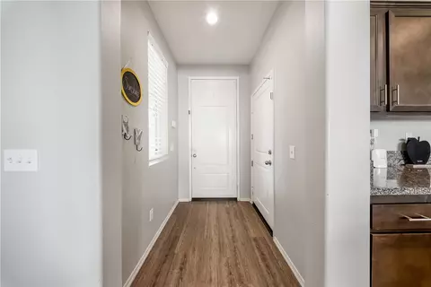Entry Way - 1518 Cobalt Ct, Beaumont, CA 92223 photo 5 of 10