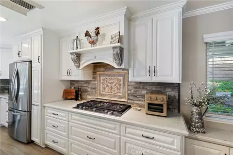 Kitchen - 16291 Ringbit Ct, Riverside, CA 92506 photo 7 of 8