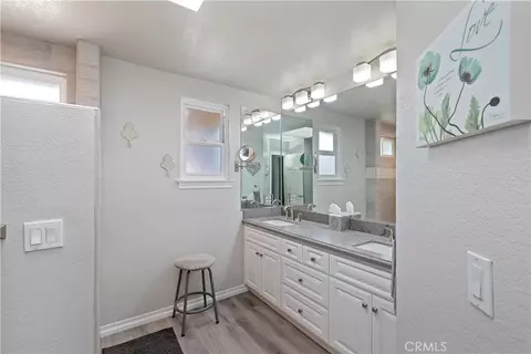 Bath - 16291 Ringbit Ct, Riverside, CA 92506 photo 4 of 5