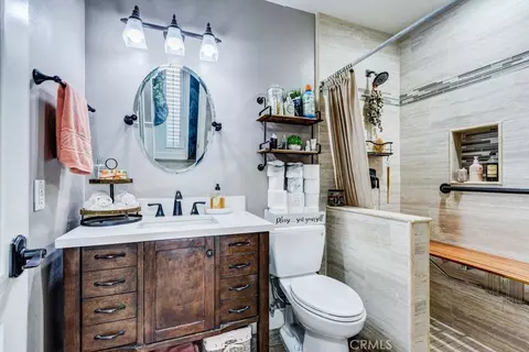 Bath - 1053 Border Ave, Corona, CA 92882 photo 2 of 3