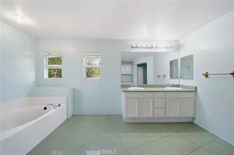 Bath - 3497 Ranch St, Perris, CA 92571 photo 1 of 4