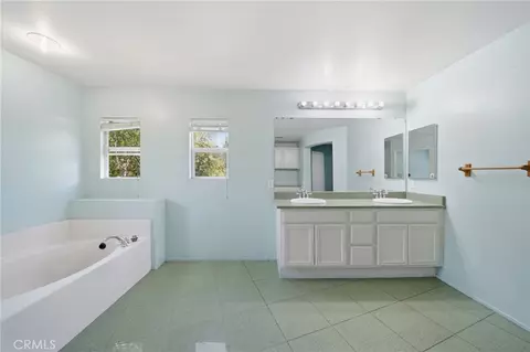 Bath - 3497 Ranch St, Perris, CA 92571 photo 1 of 3