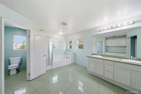 Bath - 3497 Ranch St, Perris, CA 92571 photo 3 of 3