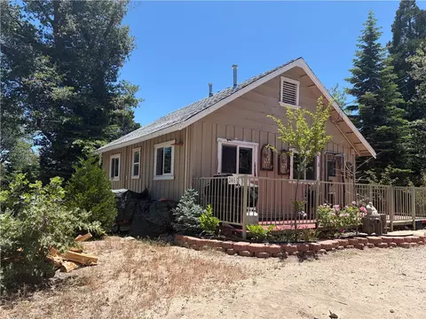 246 Chipmunk, Twin Peaks, CA 92391