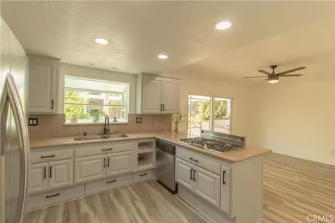 2350 Shadow Hill Dr, Riverside, CA 92506 photo 10