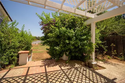 2350 Shadow Hill Dr, Riverside, CA 92506 photo 7