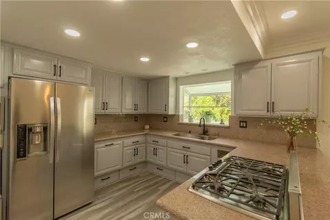 Kitchen - 2350 Shadow Hill Dr, Riverside, CA 92506 photo 2 of 2