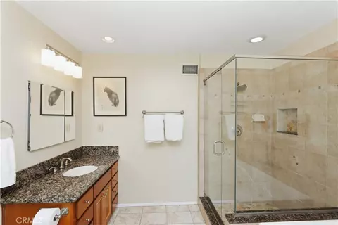 Bath - 17115 Ranchero, Riverside, CA 92504 photo 5 of 5