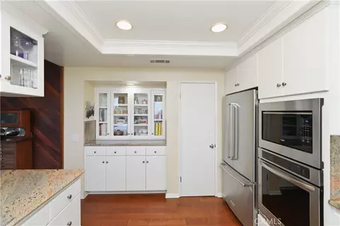 Kitchen - 17115 Ranchero, Riverside, CA 92504 photo 4 of 5