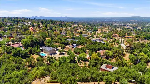 View/Area - 17115 Ranchero, Riverside, CA 92504 photo 4 of 5