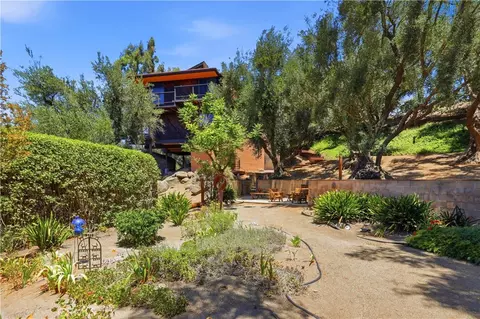 Exterior - 17115 Ranchero, Riverside, CA 92504 photo 18 of 22
