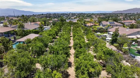 View/Area - 8059 Terraza Ct, Riverside, CA 92508 photo 3 of 4