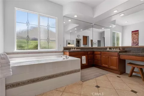 Bath - 8059 Terraza Ct, Riverside, CA 92508 photo 1 of 2