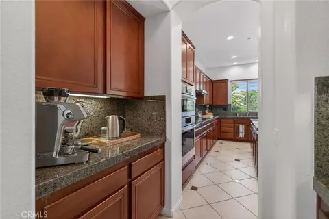 Entry Way - 8059 Terraza Ct, Riverside, CA 92508 photo 4 of 8