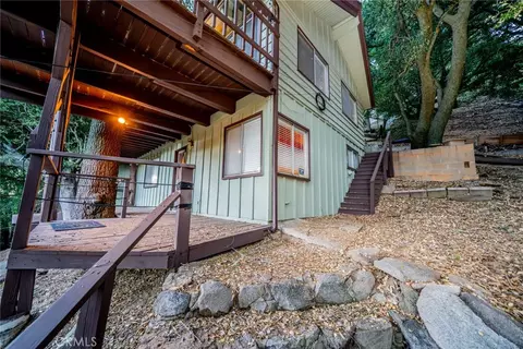 Exterior - 25123 Valle Dr, Crestline, CA 92325 photo 7 of 17