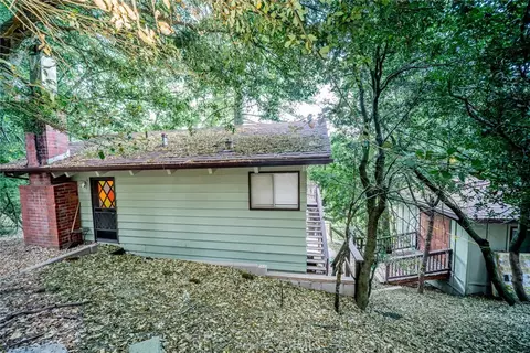 25123 Valle Dr, Crestline, CA 92325