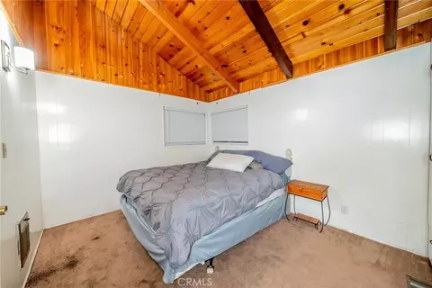 Bedroom - 25123 Valle Dr, Crestline, CA 92325 photo 3 of 5