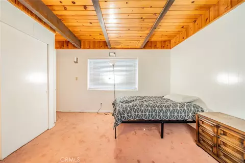 Bedroom - 25123 Valle Dr, Crestline, CA 92325 photo 2 of 5
