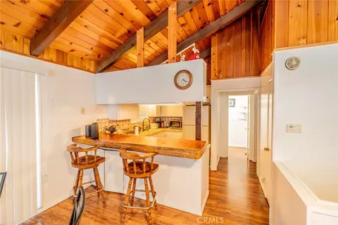 Kitchen - 25123 Valle Dr, Crestline, CA 92325 photo 1 of 3
