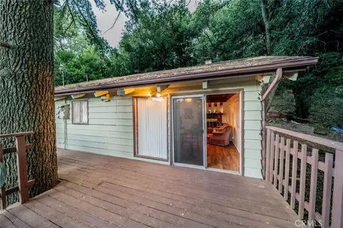 Exterior - 25123 Valle Dr, Crestline, CA 92325 photo 11 of 17
