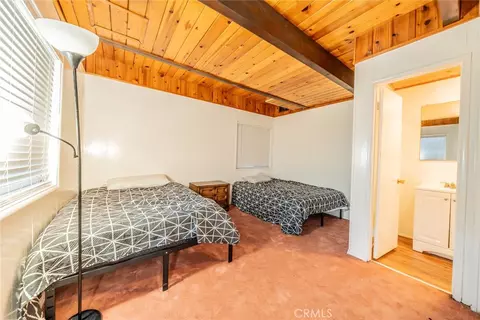 Bedroom - 25123 Valle Dr, Crestline, CA 92325 photo 1 of 5