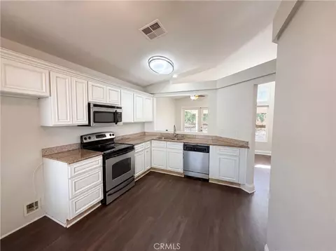 Kitchen - 44758 Potestas, Temecula, CA 92592 photo 2 of 2