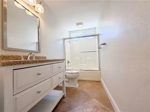 Bath - 44758 Potestas, Temecula, CA 92592 photo 2 of 4