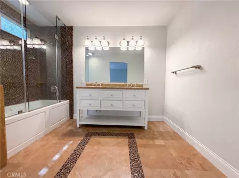Bath - 44758 Potestas, Temecula, CA 92592 photo 1 of 4