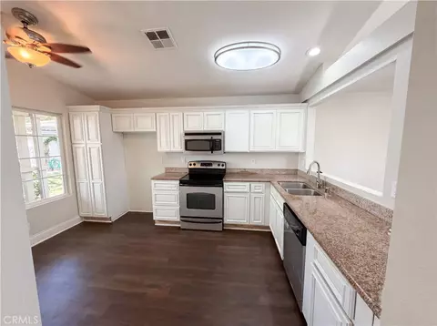 Kitchen - 44758 Potestas, Temecula, CA 92592 photo 1 of 2