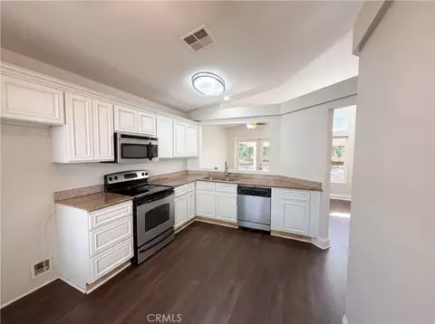 Kitchen - 44758 Potestas, Temecula, CA 92592 photo 2 of 2
